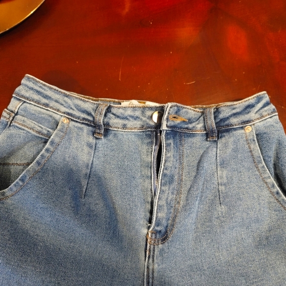 New (no tags) Denim Blue Pleated Stretch Skinny Jeans w/ankle Bow Design (S-M) - Picture 8 of 9